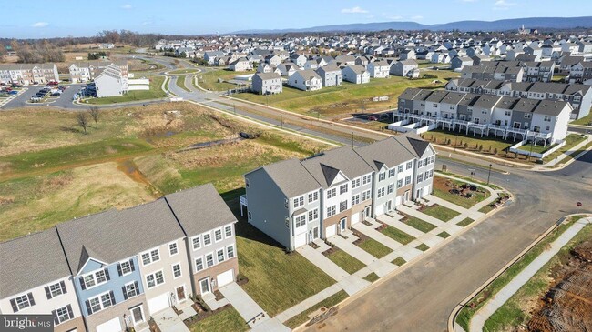 Foto del edificio - 569 Seeback Dr