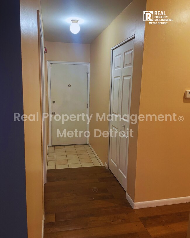 Foto del edificio - 29822 Rock Creek Dr