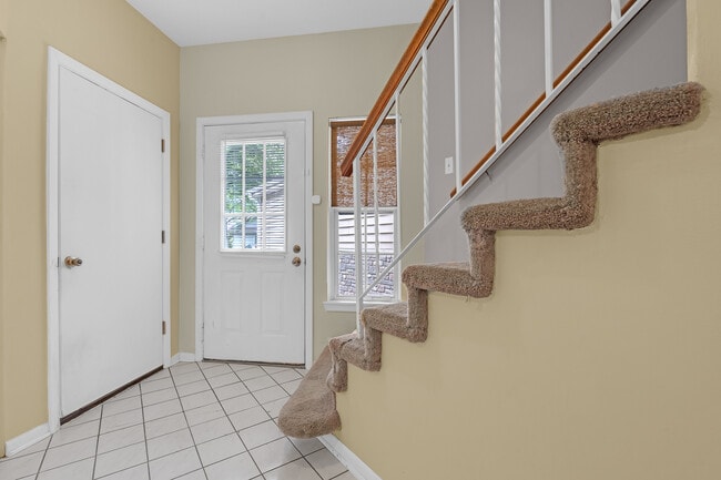 Building Photo - 1126 Regency Dr