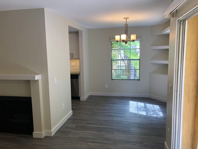 Interior Photo - 960 N. Alfred