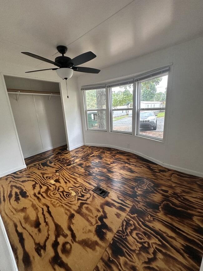 Building Photo - 7150 Seward Cir