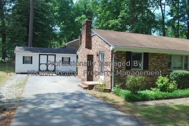 Building Photo - 3208 Woodsong Dr