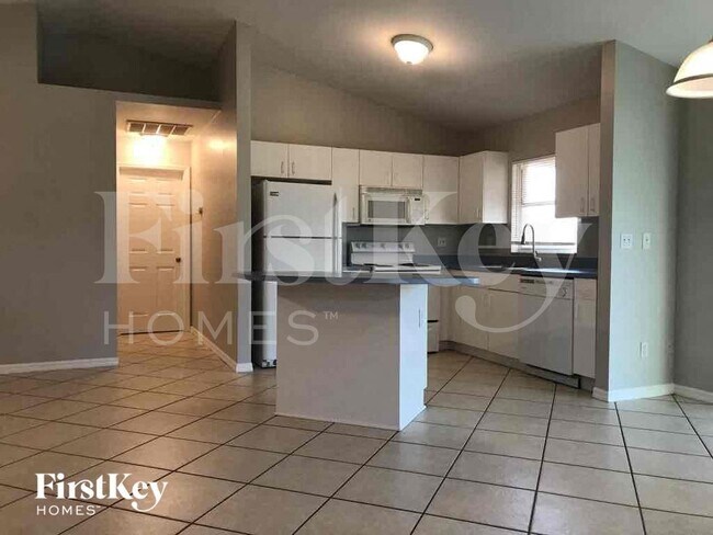 Building Photo - 4103 10th St SW