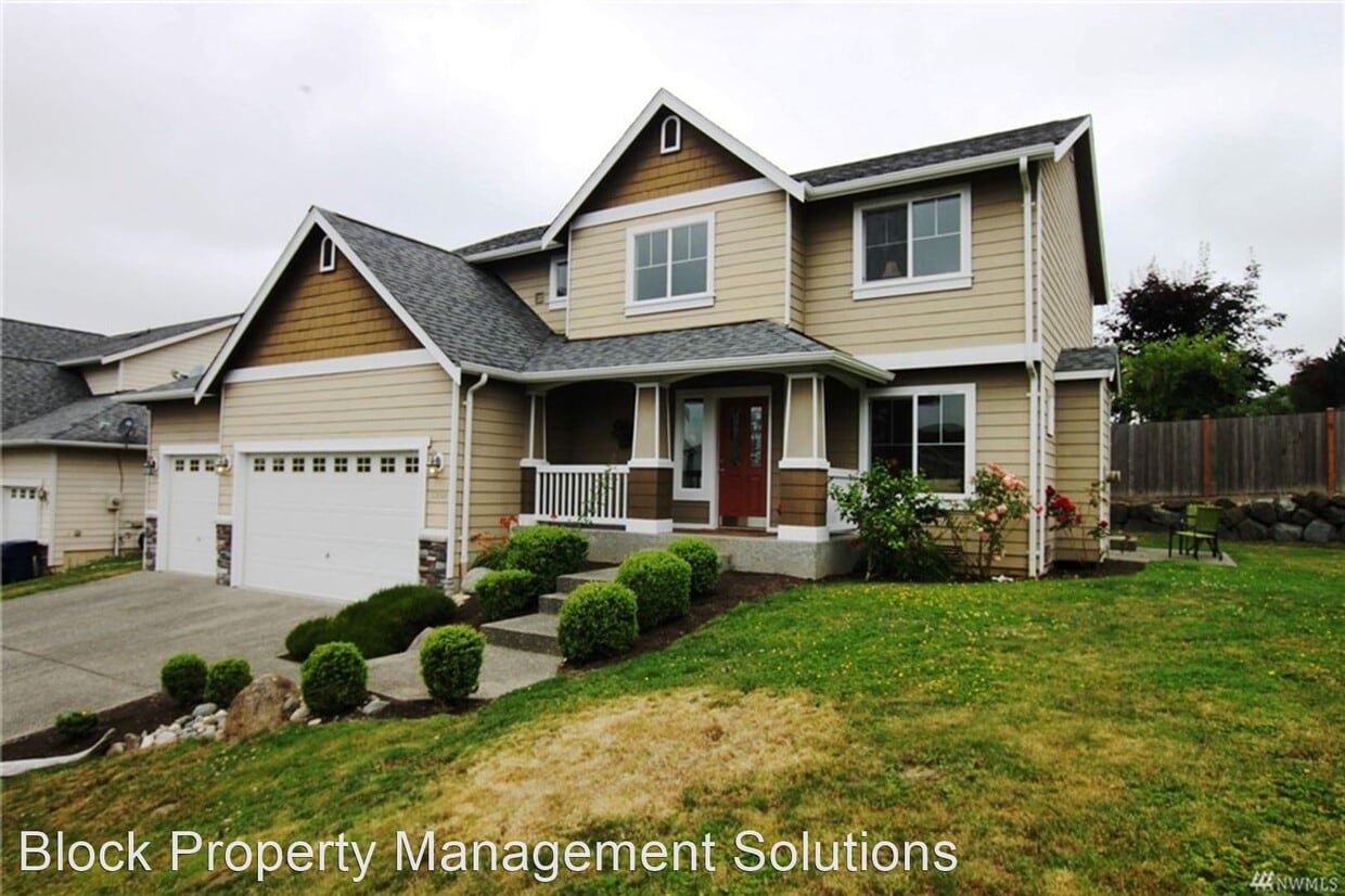 Primary Photo - 4 br, 2.5 bath House - 3309 71st Ave Ne