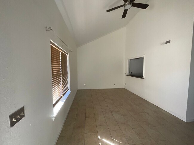 Foto del edificio - 11140 Stratford Dr