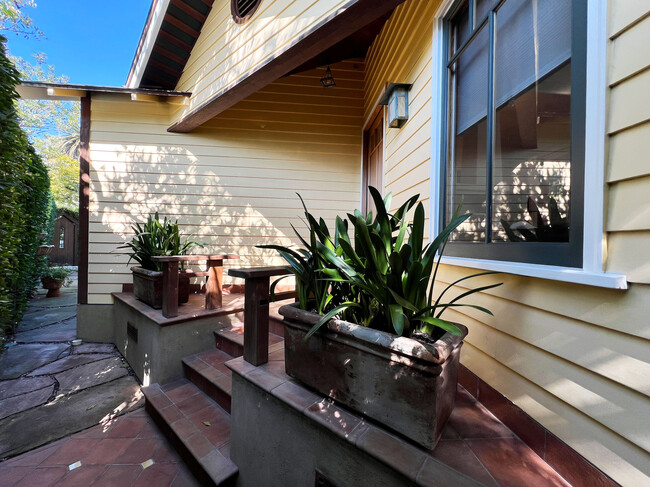 Front Porch looking North - 1332 Electric Ave