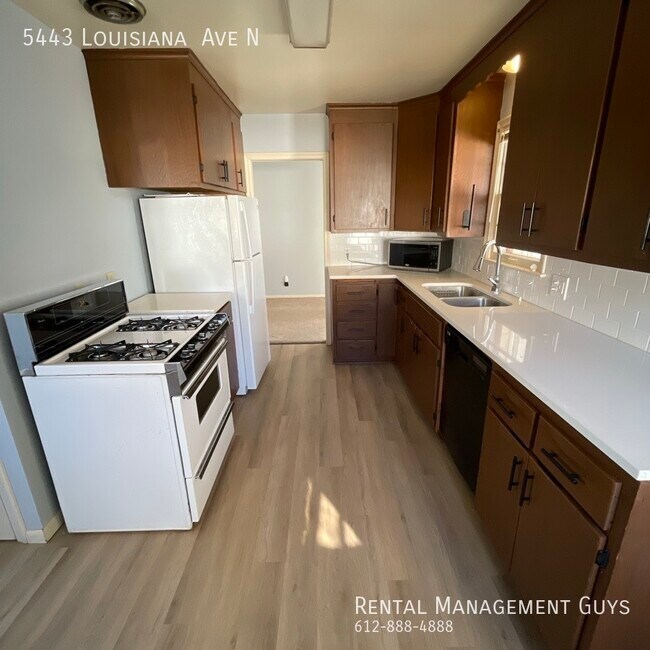 Building Photo - Nice 3 Bedroom Home In Crystal for Rent!