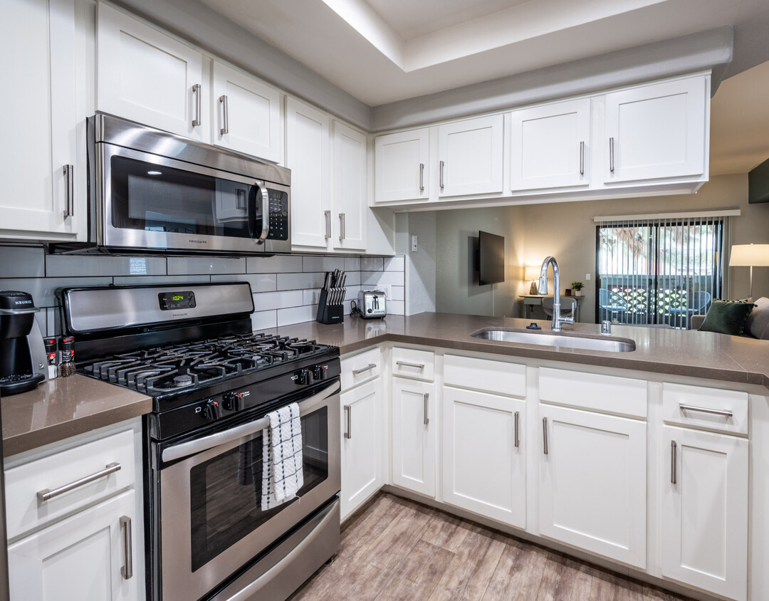 Foto principal - 14435 S 48th St