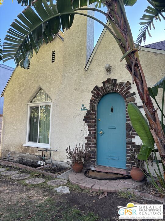 Foto del edificio - 833 N Orange Dr