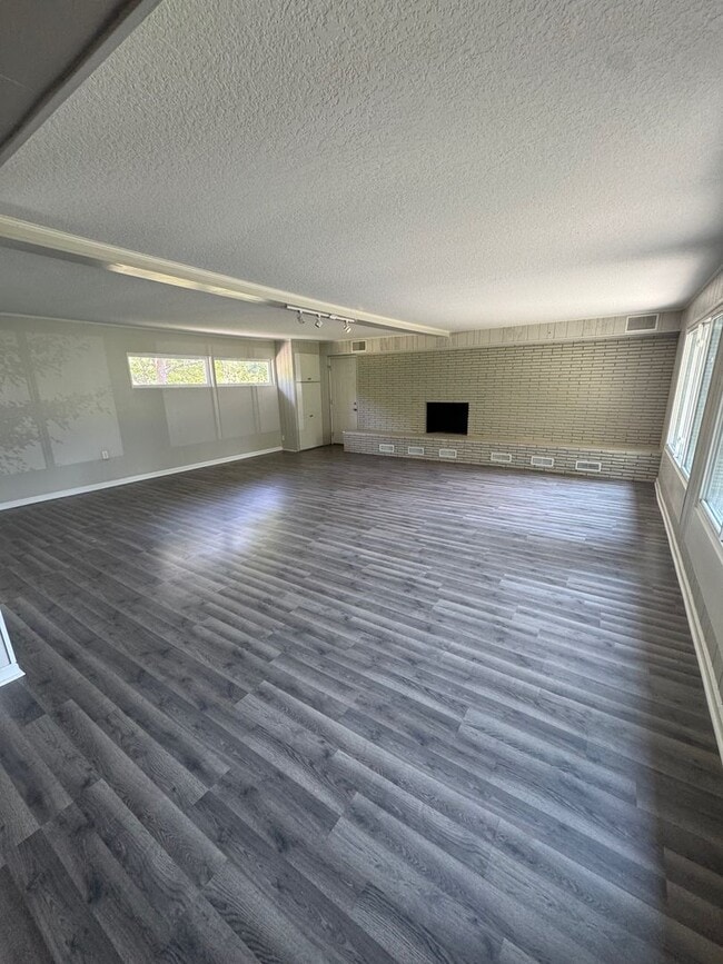 Building Photo - 5033 Ranch Rd