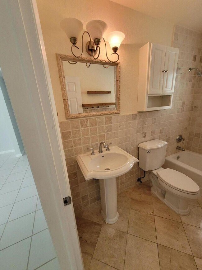 Foto del edificio - 455 NE 29th St