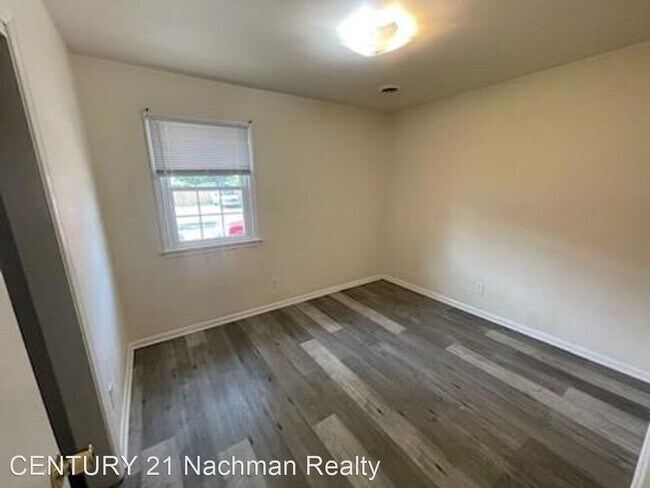 Foto del edificio - 2 br, 1 bath House - 7922 Thompson Road Un...