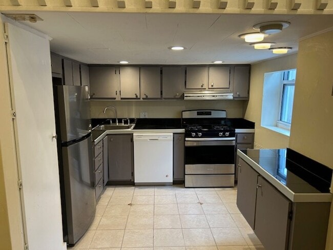 Photo - 1840 Jancey St Apartment