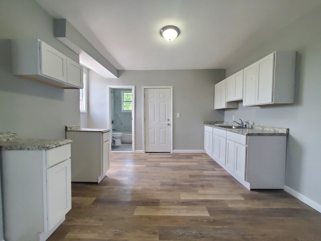 Unit 3 - 323 S 7th St