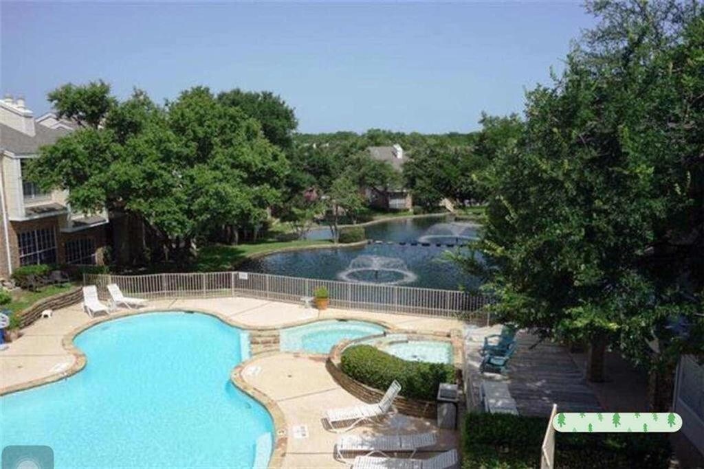 Primary Photo - 3550 Country Square Dr