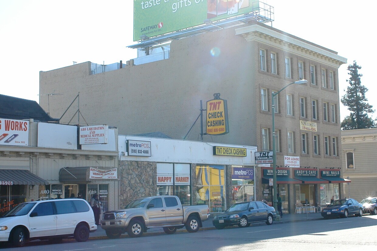 Foto principal - 498 25th St