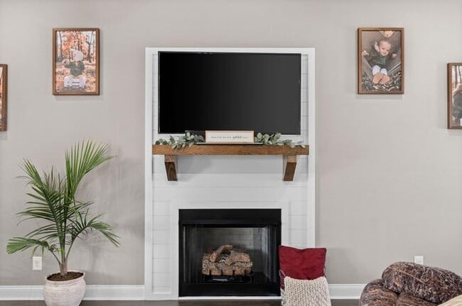 Foto del edificio - 784 Crestone Ln