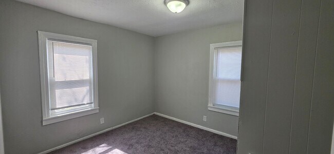 Foto del edificio - 1631 W 7th St