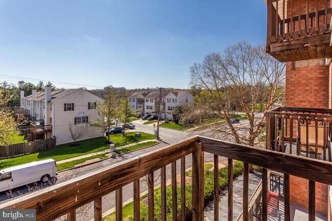 Foto del edificio - 2500 Markham Ln