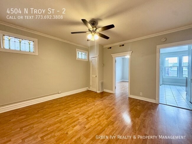 Foto del edificio - 4504 N Troy St
