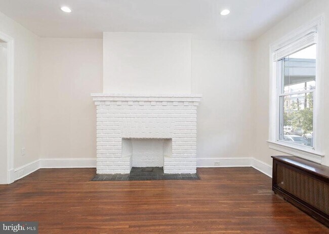 Foto del edificio - 422 Randolph St NW
