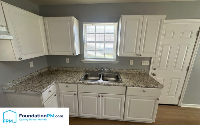 Foto del edificio - 3751 Oak Lake Ln