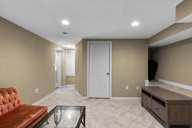 Puerta del dormitorio - 1008 Hobbs Dr