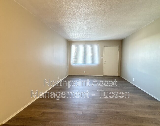 Building Photo - 1518 N Craycroft Rd