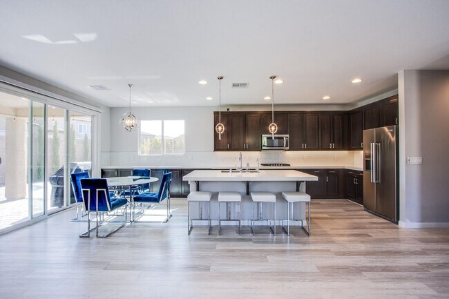 Building Photo - BEAUTIFUL 3 Bedroom, 3 Bath home with a loft Located in Southern Highlands