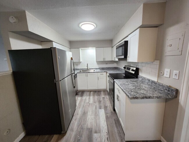 Foto del edificio - 1628 S Cascade Ave