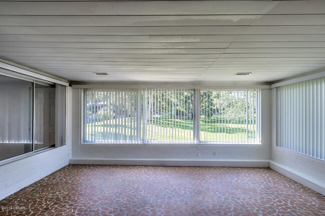 Building Photo - 55 Neptune Ave