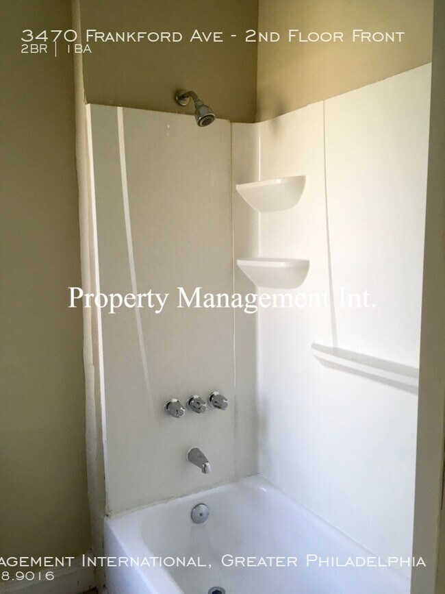 Building Photo - Nice size bi-level 2 bedroom Apartment