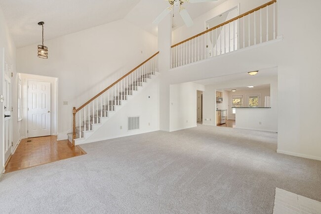 Building Photo - Price Change - Spacious 3 Bedroom, 2 Bath ...