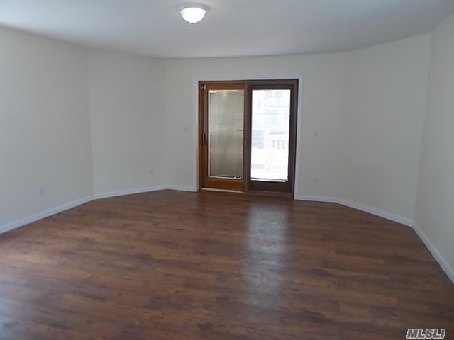 Building Photo - 8 Whaleneck Dr