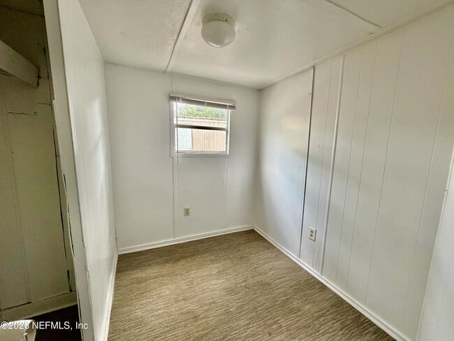 Building Photo - 5355 New Kings Rd
