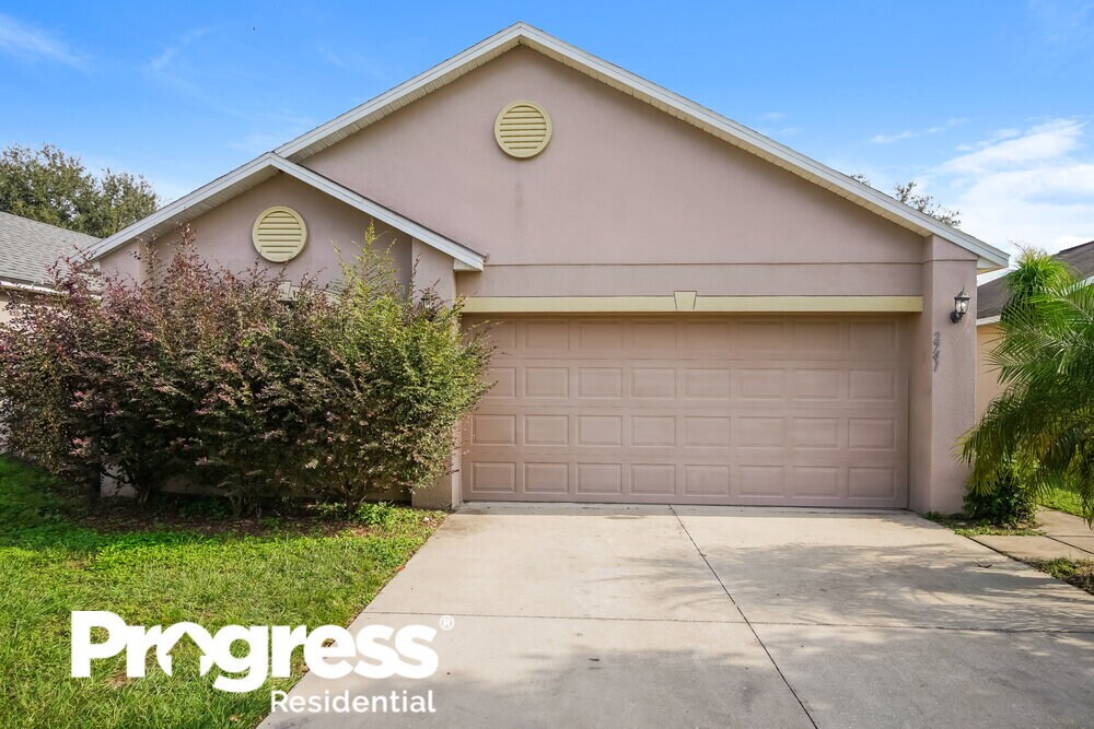 Foto principal - 2741 Whispering Trails Dr