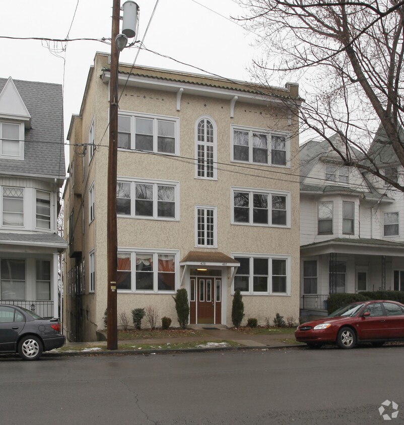 Building Photo - 425-427 Wheeler Ave