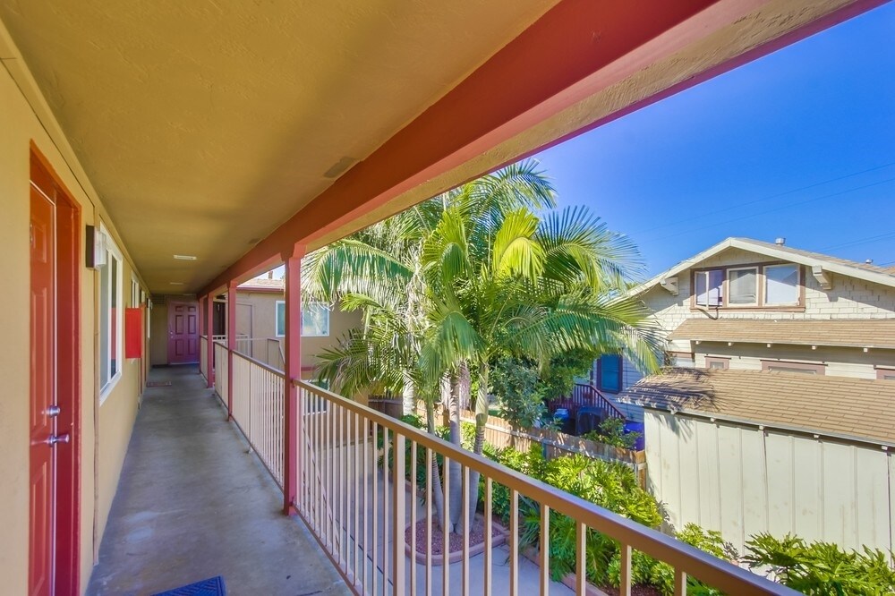 Building Photo - 836 26th St