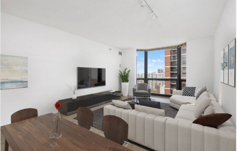 Foto principal - 1002 N Dearborn St