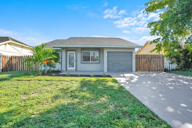 Foto del edificio - 10548 Boca Entrada Blvd