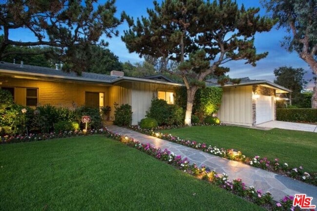 Building Photo - 11787 Bellagio Rd