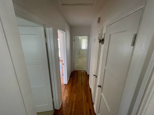 Hallway leading connecting three cozy bedrooms - 4345 E Overlook Dr