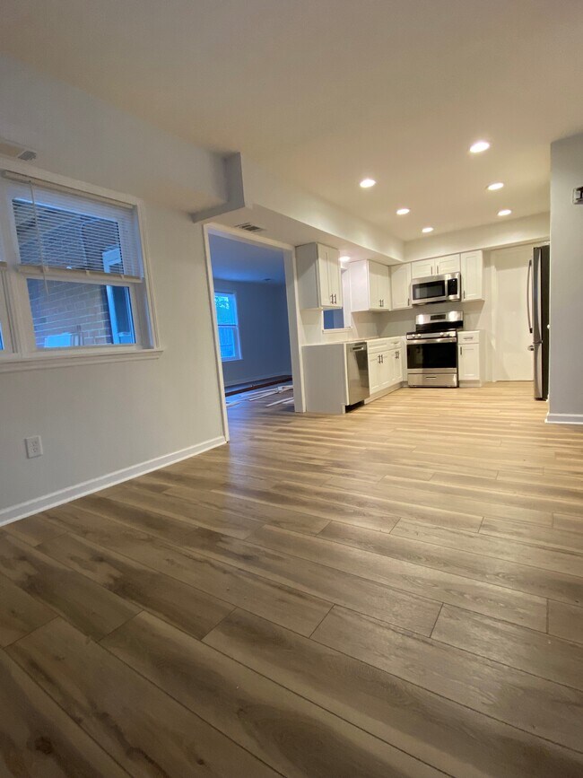 Foto del edificio - 132 Oakmont Rd