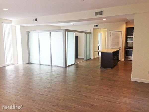 Building Photo - 177 E Del Mar Blvd