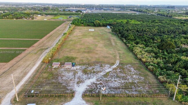 Foto del edificio - 3640 SW 22nd St