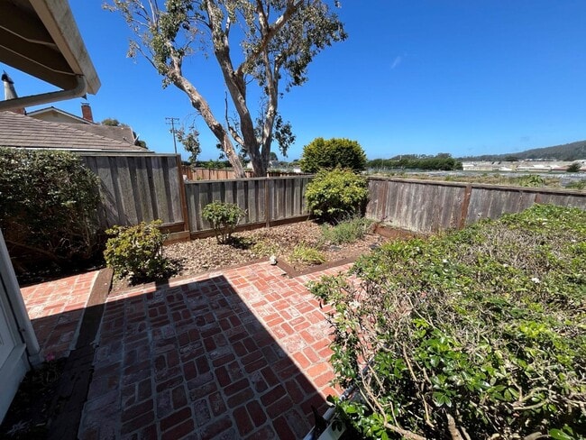 Building Photo - 2066 Touraine Ln