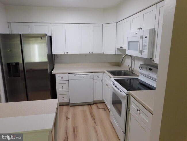 Building Photo - 87A W Bluebell Ln