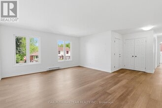 Building Photo - 176 Nassau St