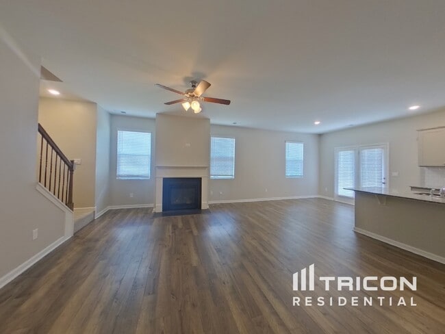 Building Photo - 864 Bentley Dr