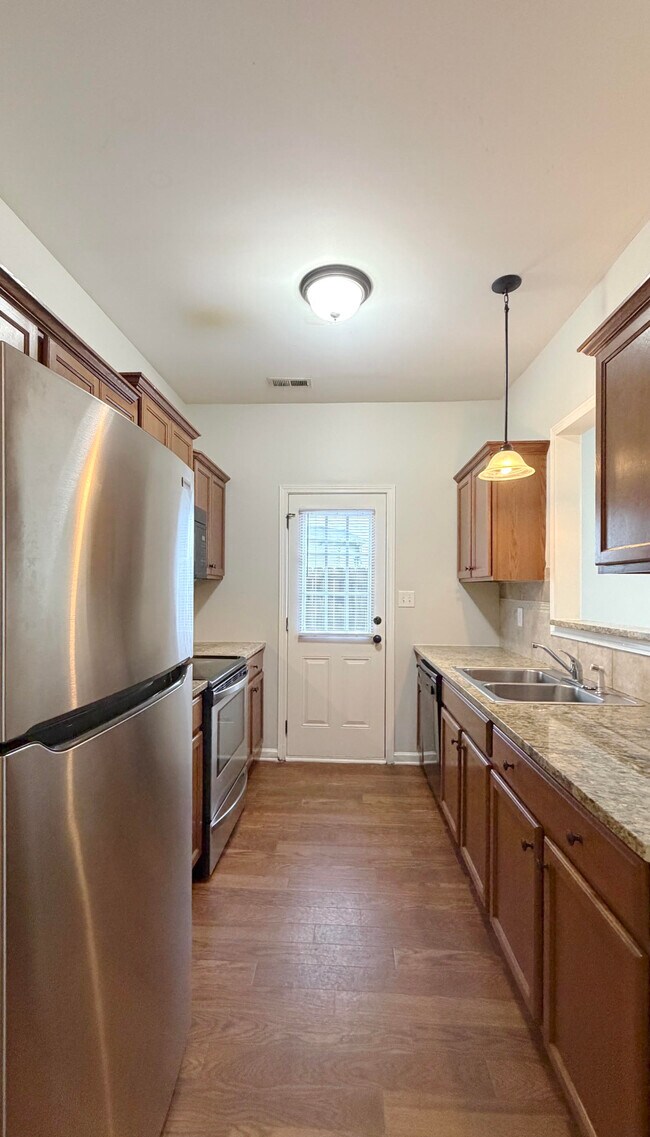 Foto del edificio - 112 Burgess Ln